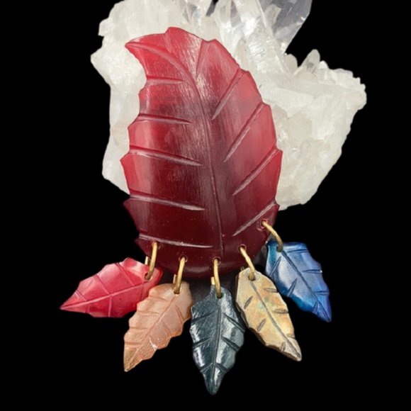 Vintage Carved Lucite Leaf Dangle Brooch OOAK - Picture 1 of 5